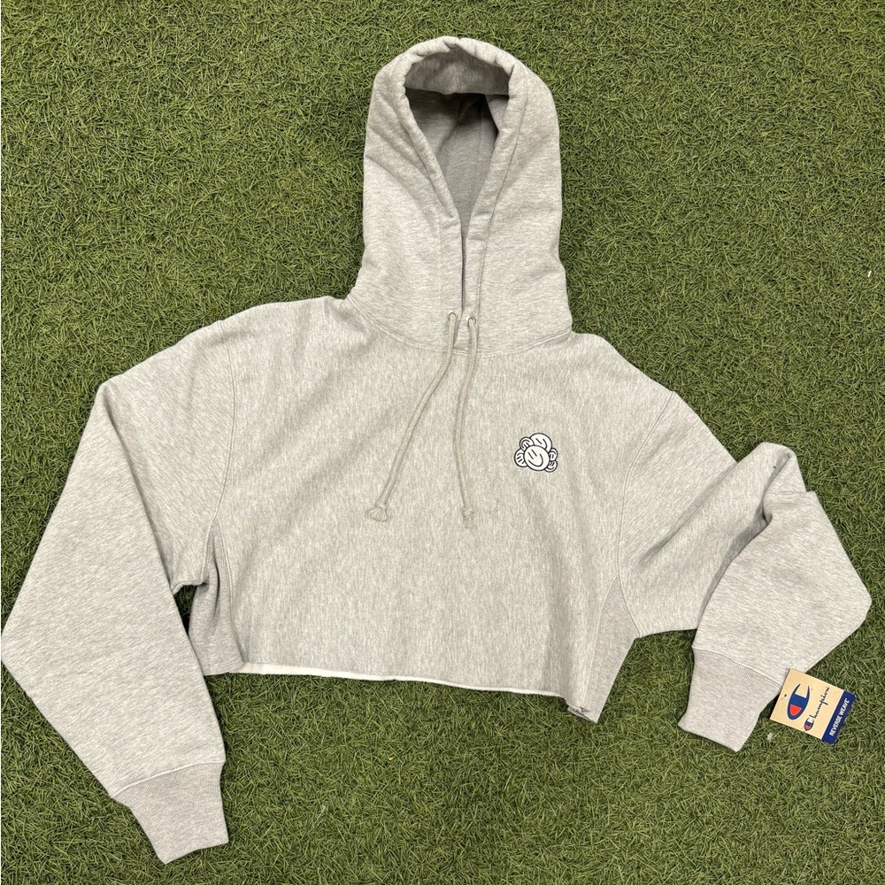 @Brooklynnbk Smiley Oversize champion cropped hoodie